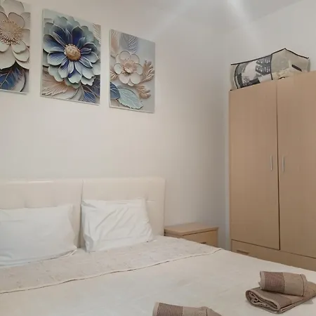 Elina House 2 *