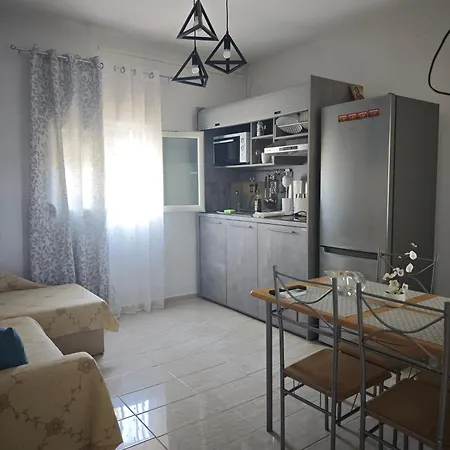 Elina House 2 *