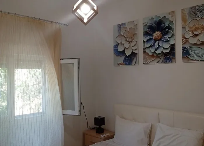 Elina House 2 *