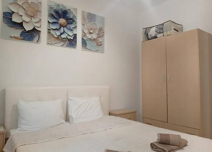 Elina House 2 *